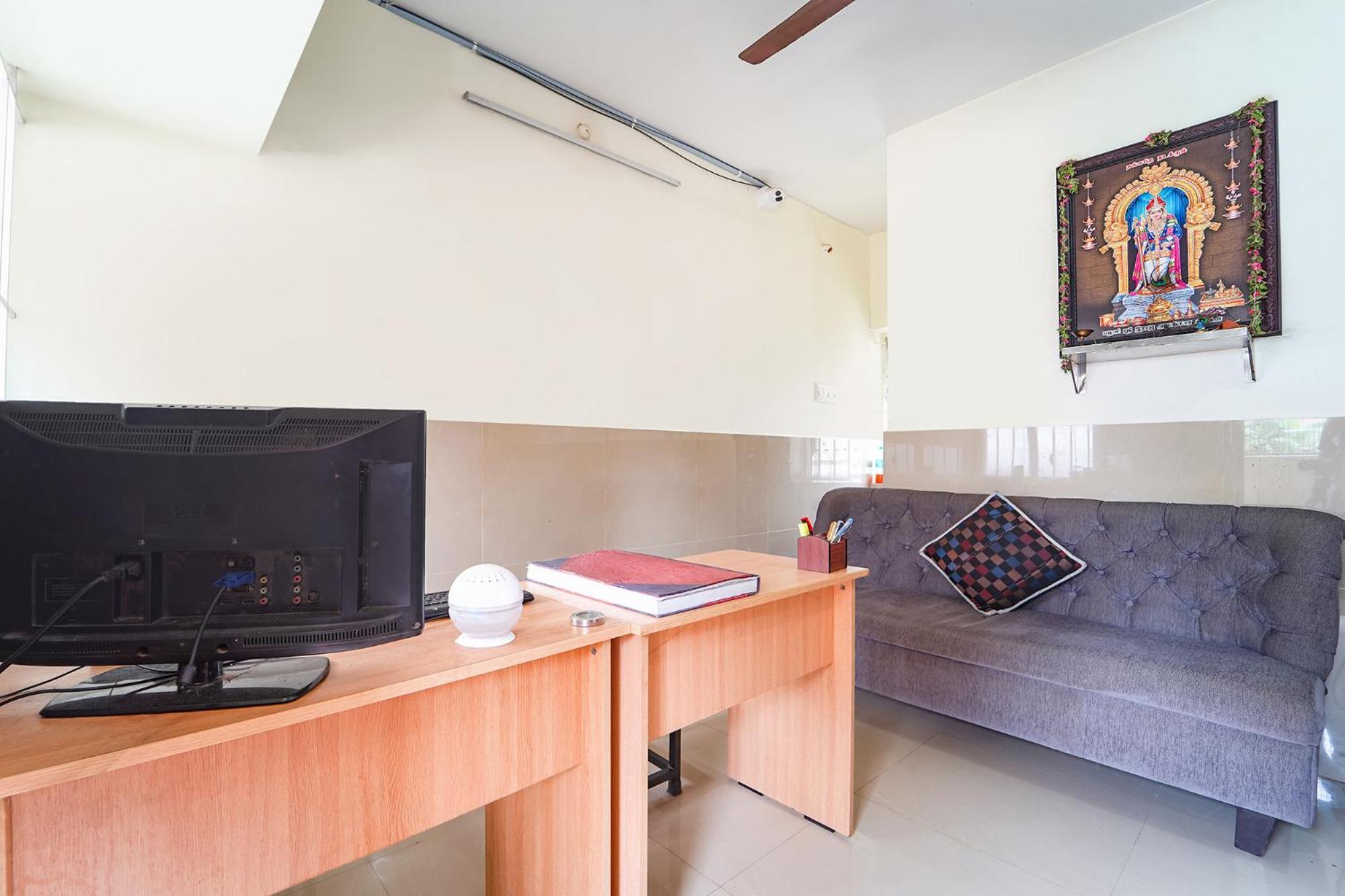 Fabexpress Clover Castle - Nr Coimbatore International Airport Extérieur photo
