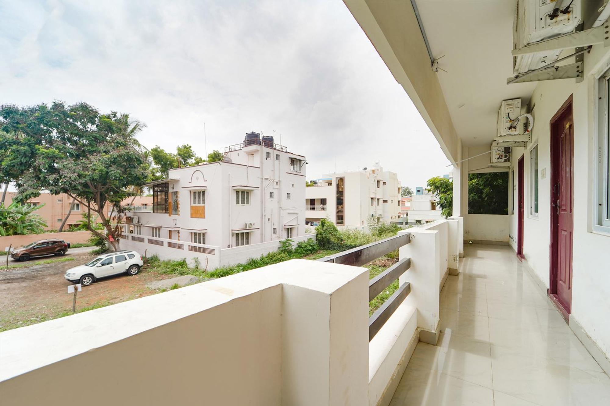 Fabexpress Clover Castle - Nr Coimbatore International Airport Extérieur photo